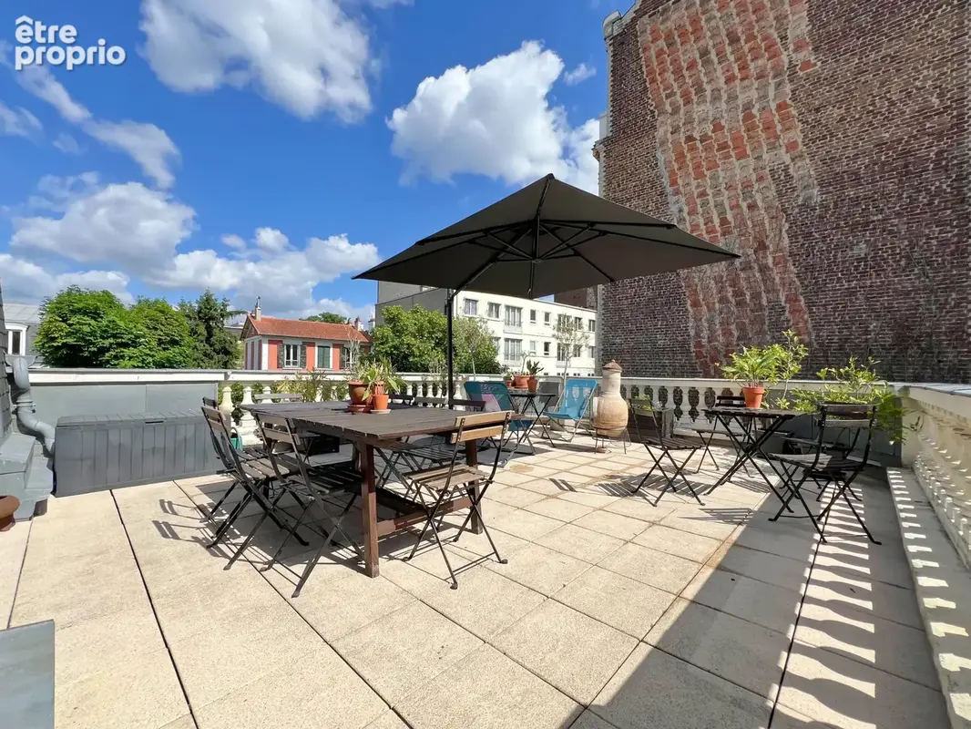 Hôtel particulier 4 pièces avec terrasse. - photo 2