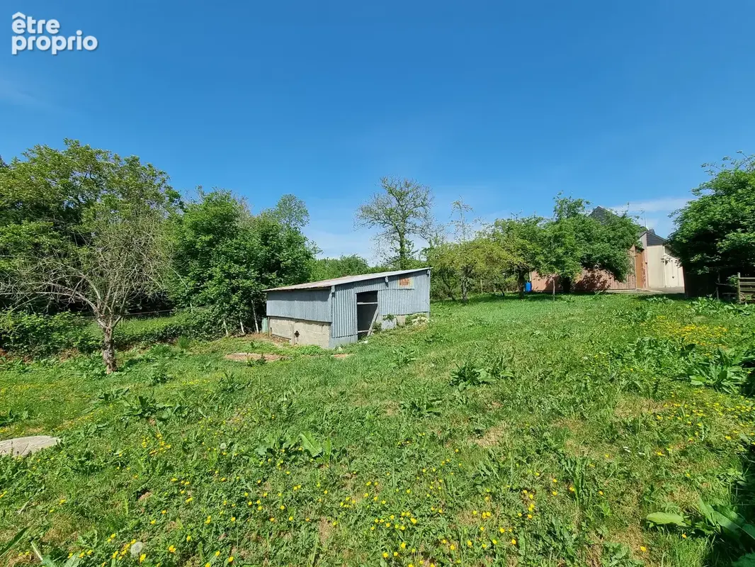 Maison de plain pied à Bourgbarré, 3ch,  sur 1440m2 en centre bourg . - photo 2