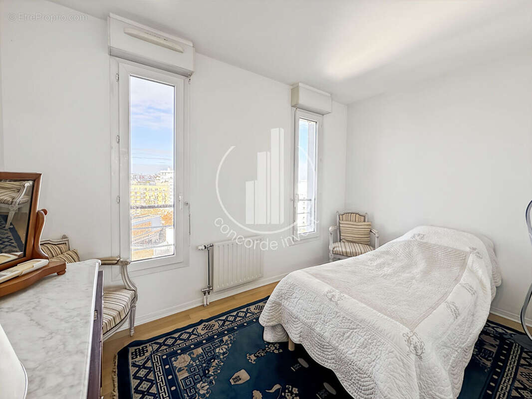 Appartement à COURBEVOIE