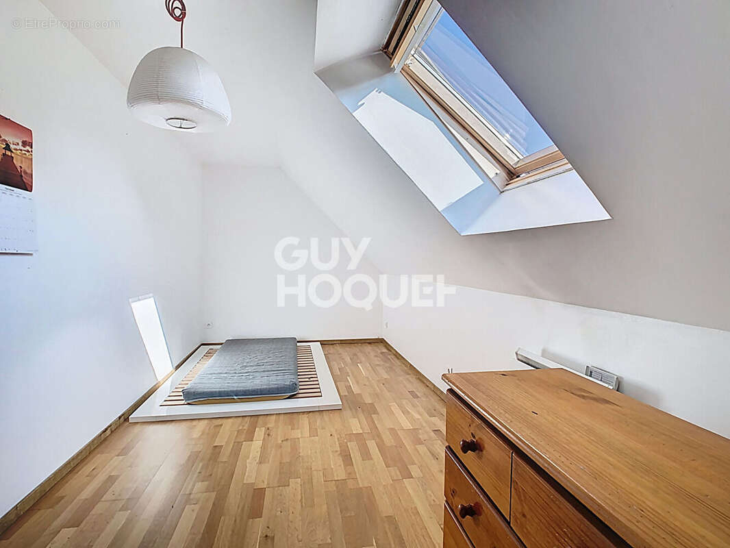 Maison à PEROY-LES-GOMBRIES