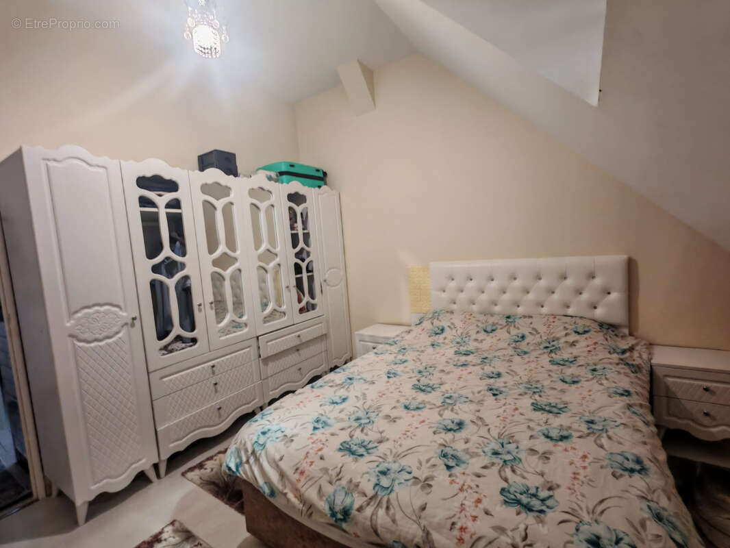Appartement duplex avec place de stationnement privative et terrasse - photo 9
