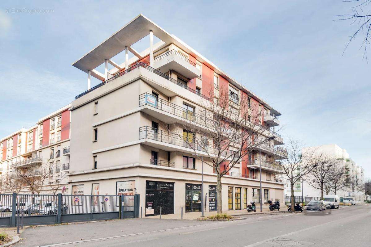 Appartement à VILLENEUVE-LA-GARENNE