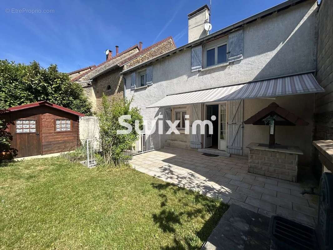 Maison à DOMBLANS