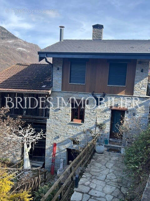 Maison à LA PERRIERE