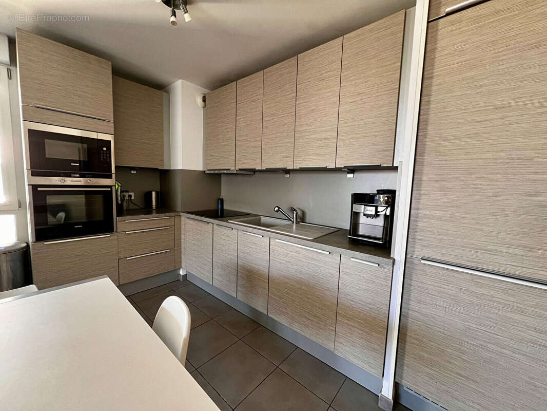 Appartement à MARSEILLE-1E