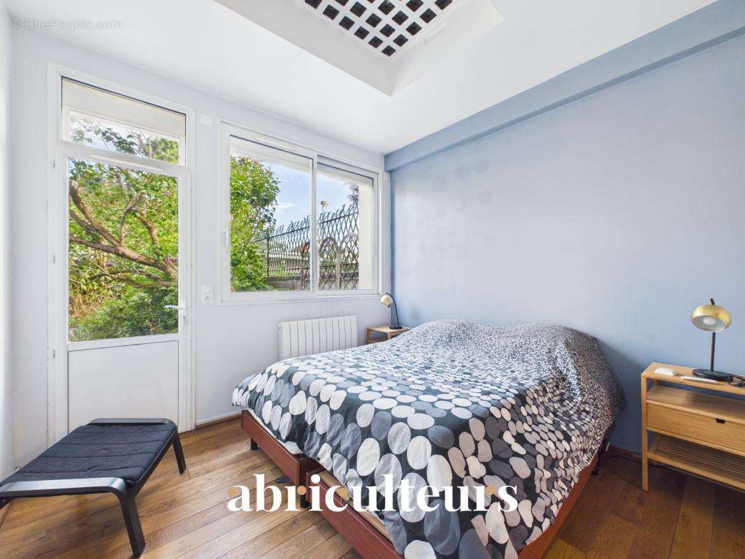 Clamart : Maison familiale lumineuse, 4 chambres, jardin, dépendance et fort potentiel - photo 9