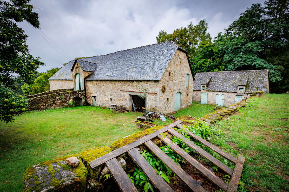 Maison à SAINT-CIRGUES-LA-LOUTRE