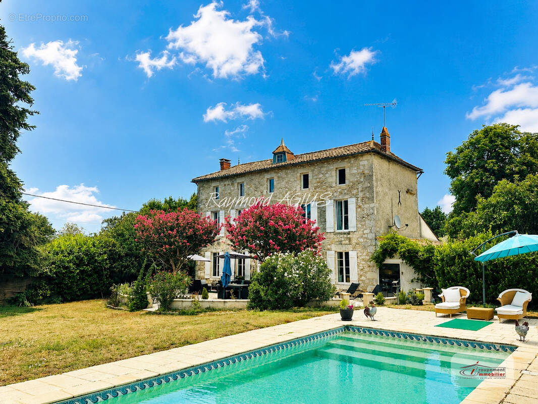 Maison à VELINES