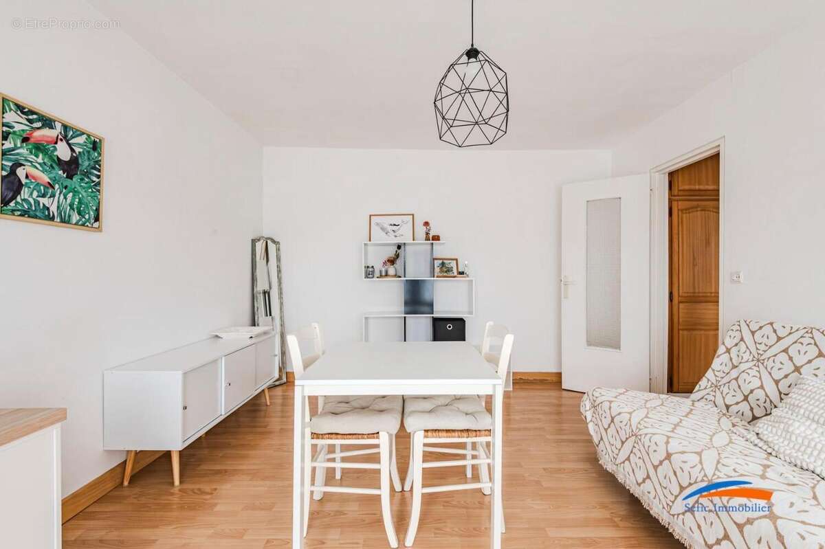   - Appartement à REIMS