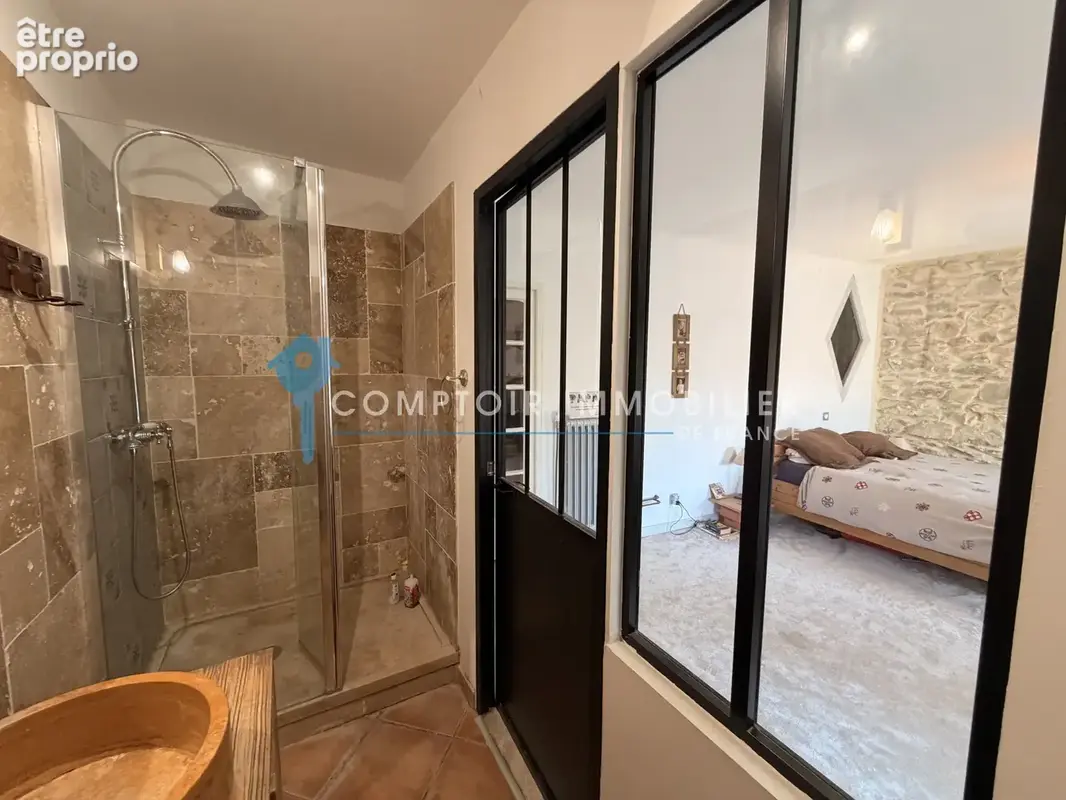 En Exclusivité Maison de village  d'environ 220 m2 hab entièrement rénové en 2021 sur 383 m2 de parcelle - photo 25