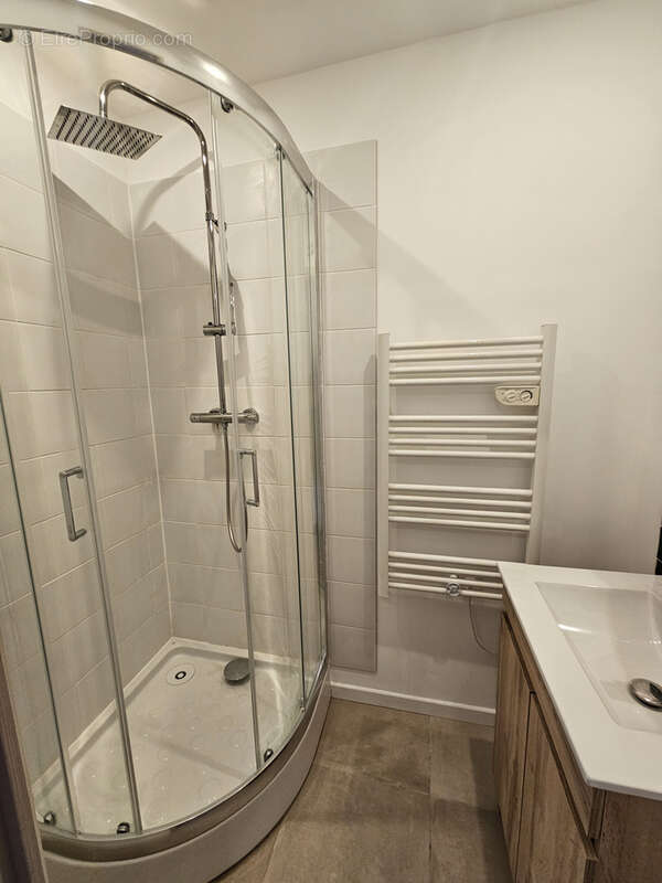 Maison à LA ROQUE-D'ANTHERON