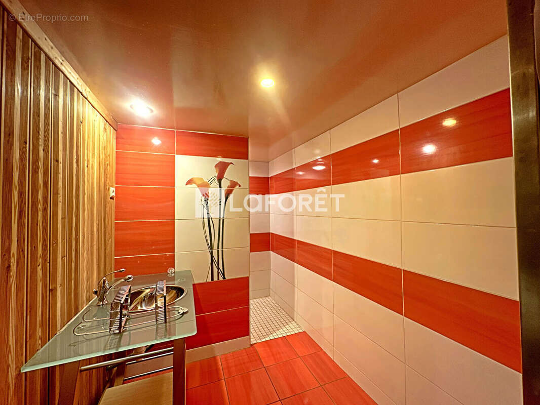 Maison à LESCHEROUX