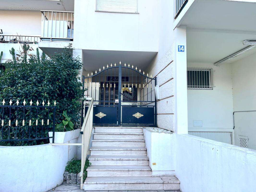 Appartement à LE CANNET