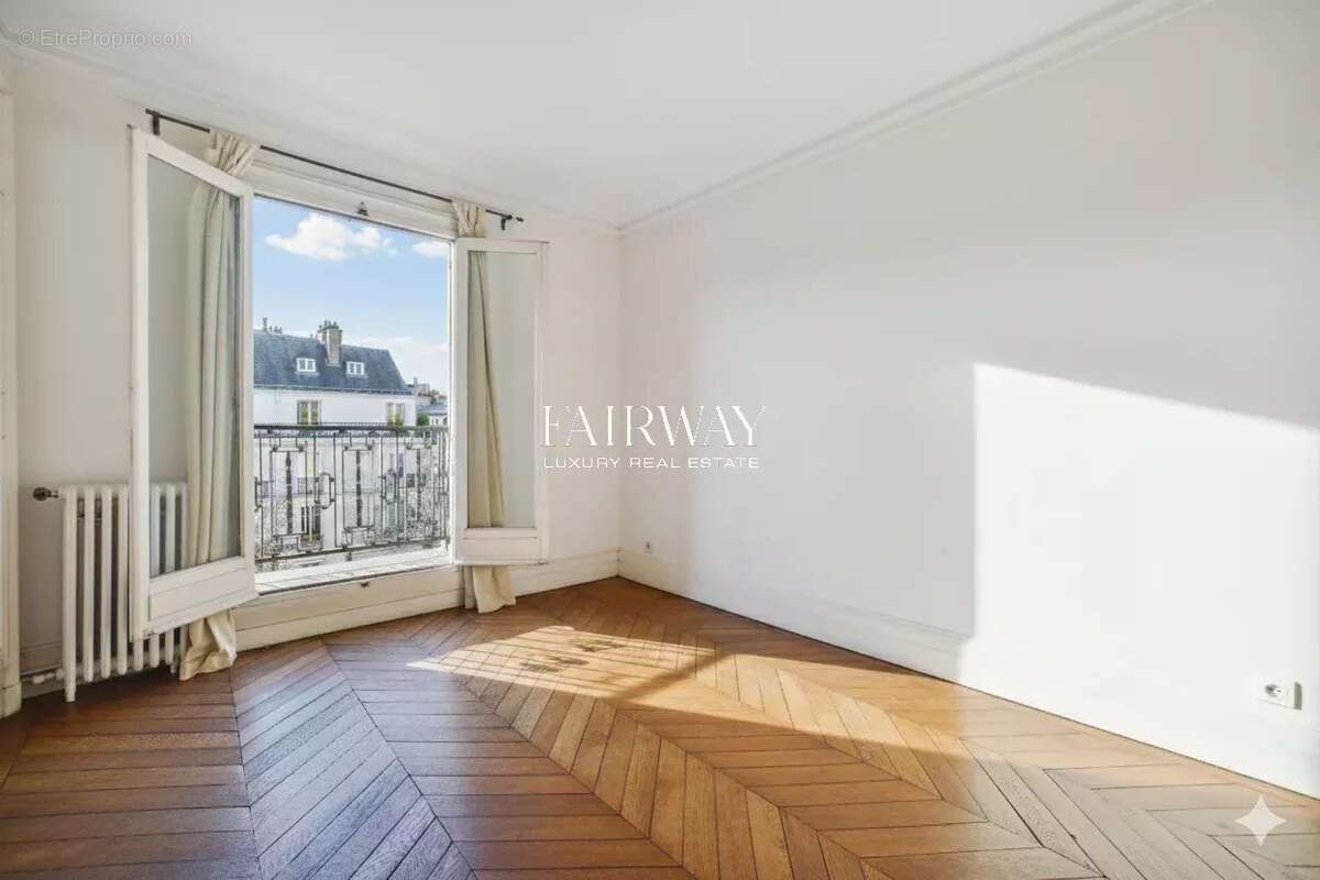 Appartement à PARIS-17E