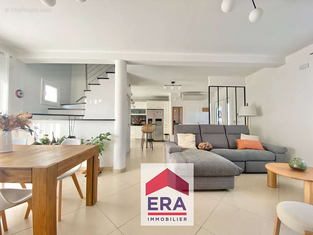 Maison à SARTROUVILLE