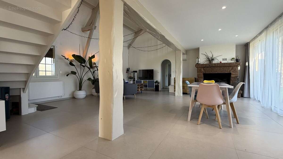 Maison à BONNETABLE
