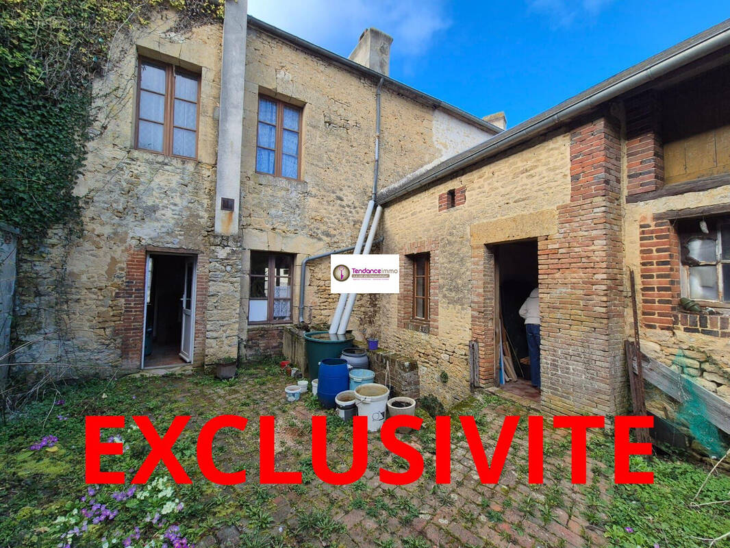 Maison à COURTOMER