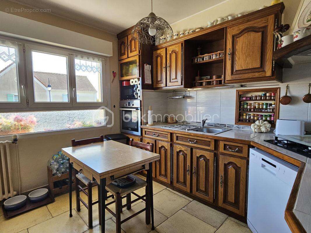 Maison à FAREMOUTIERS