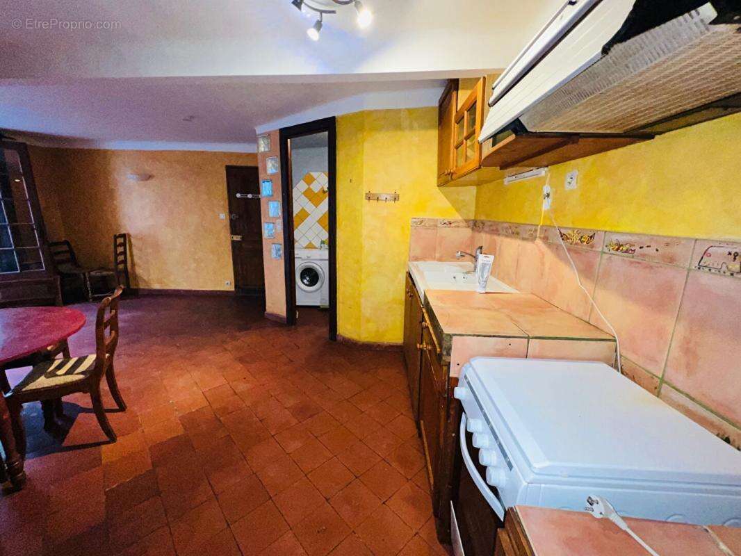 Maison à SAINT-CHAMAS