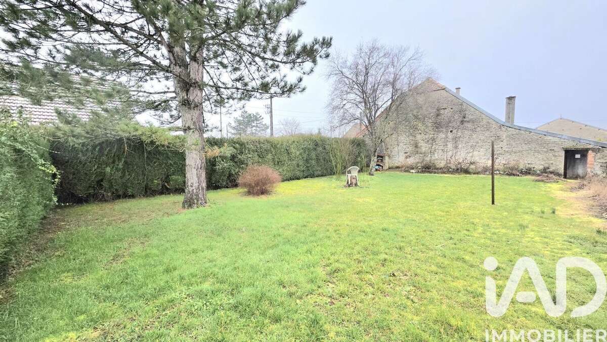 Maison 151 m² à Richebourg  - photo 2