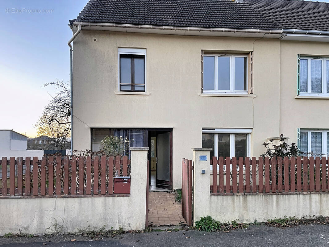 Maison à LA LOUPE