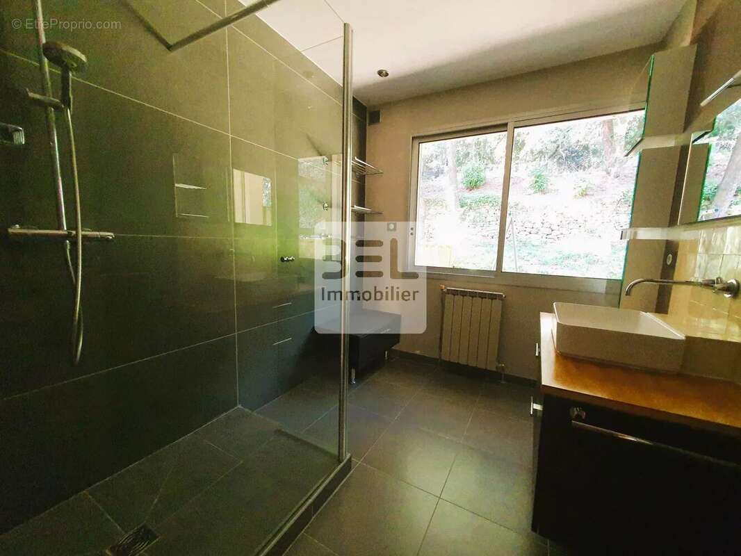 Maison à BAGNOLS-SUR-CEZE