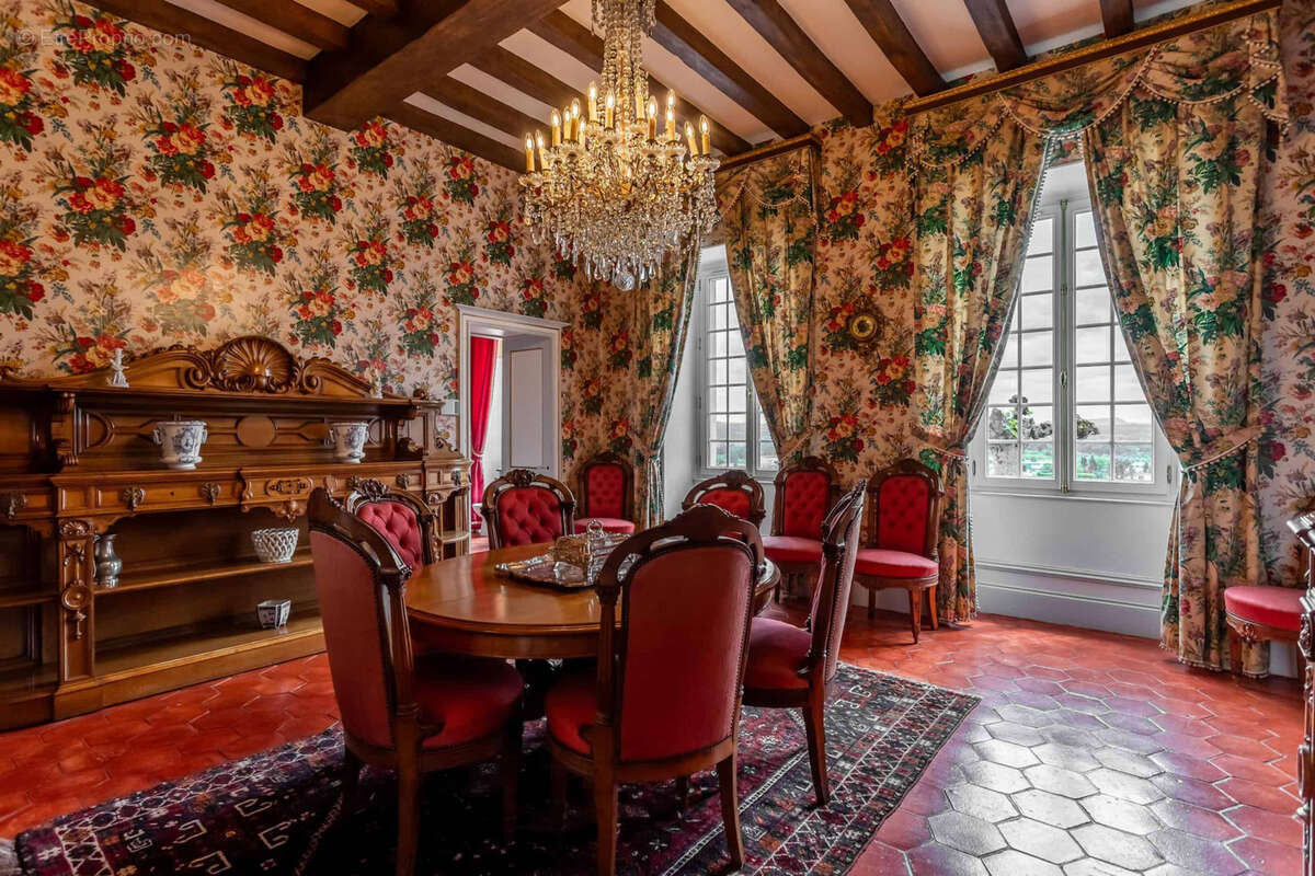 Chateau estate - photo 25