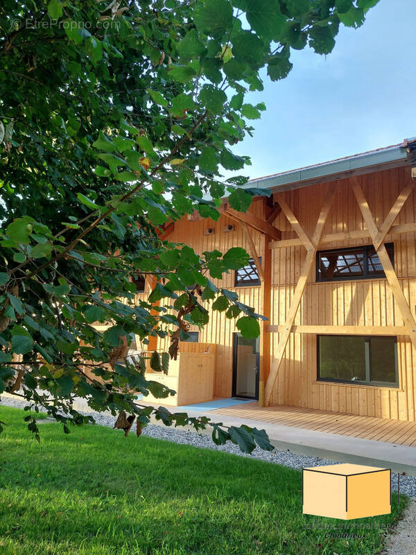 Appartement à CEYZERIEU