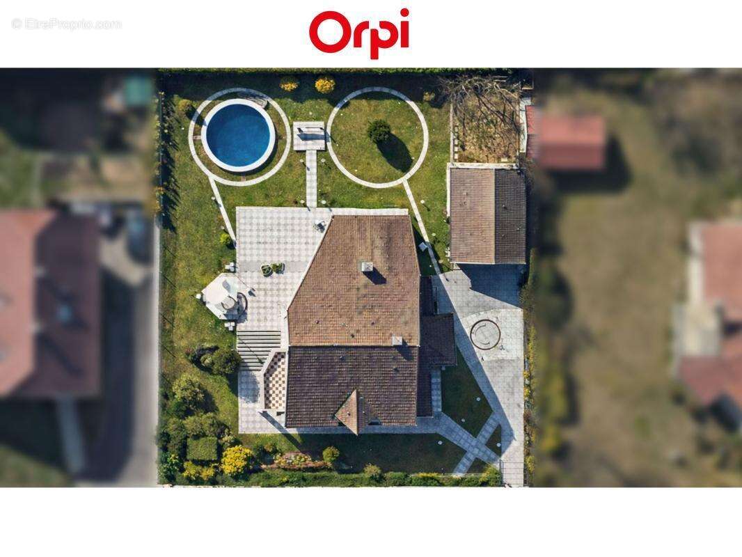 Maison à VETRAZ-MONTHOUX