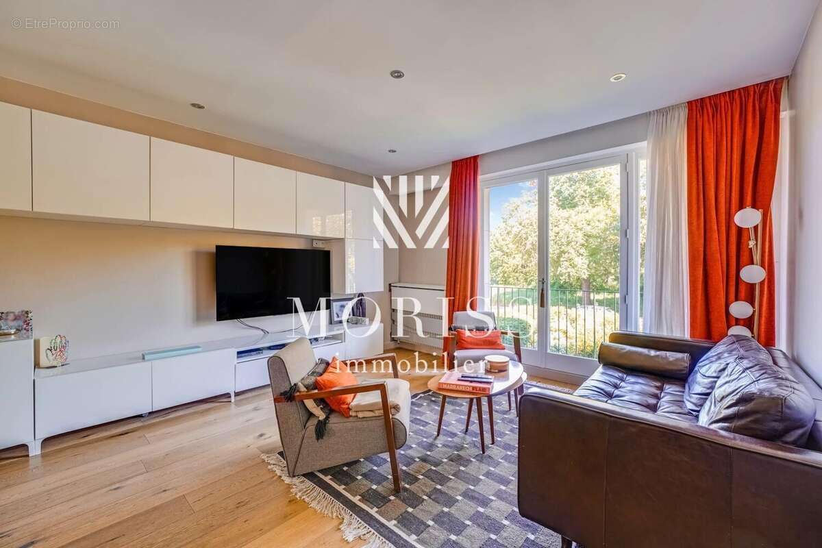 Appartement à CHARENTON-LE-PONT