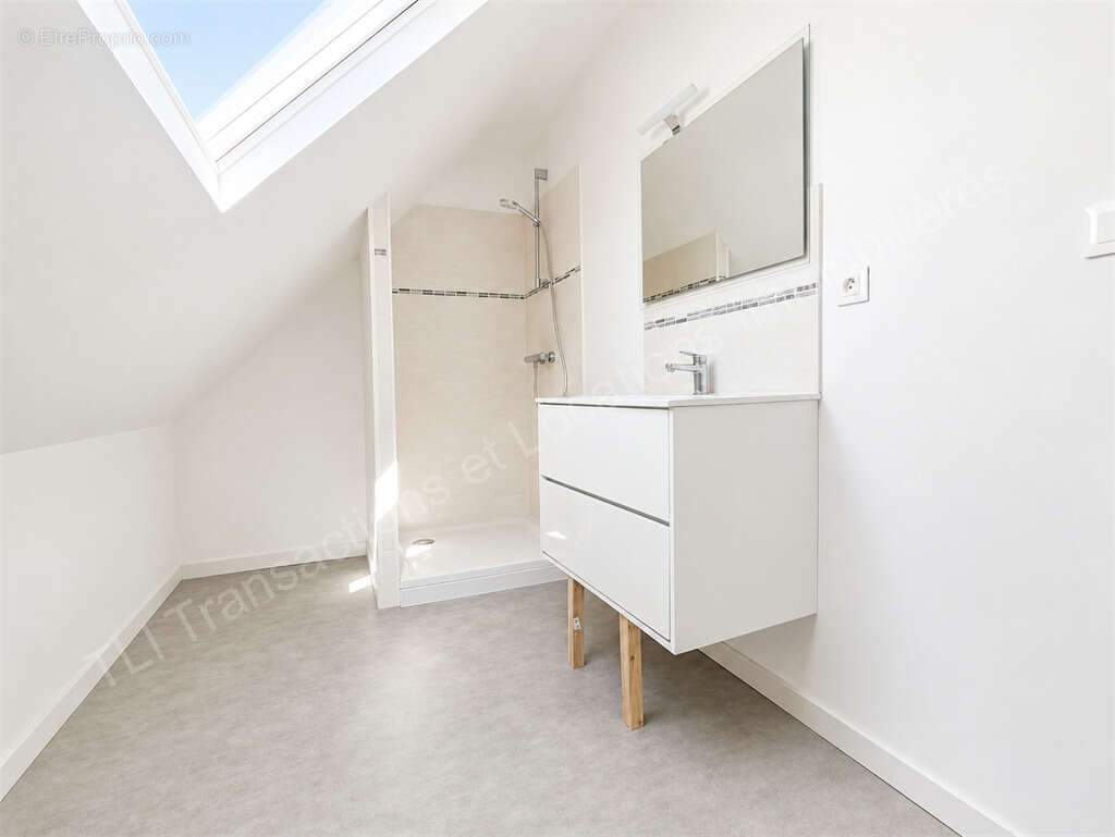 Appartement T3 avec terrasse et jardin privatif - photo 4