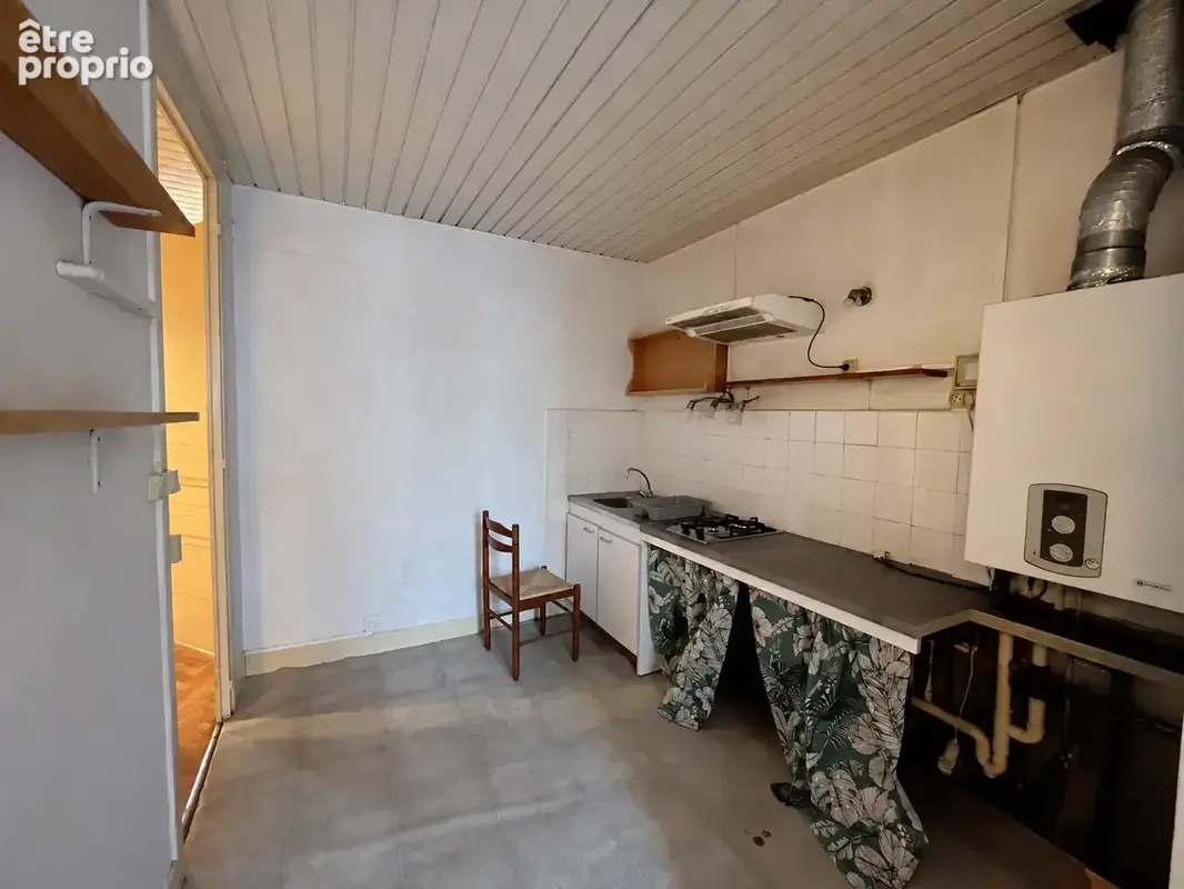 Appartement T3 de 80 m2 à rénover   Centre-ville de Saint-Étienne - photo 3
