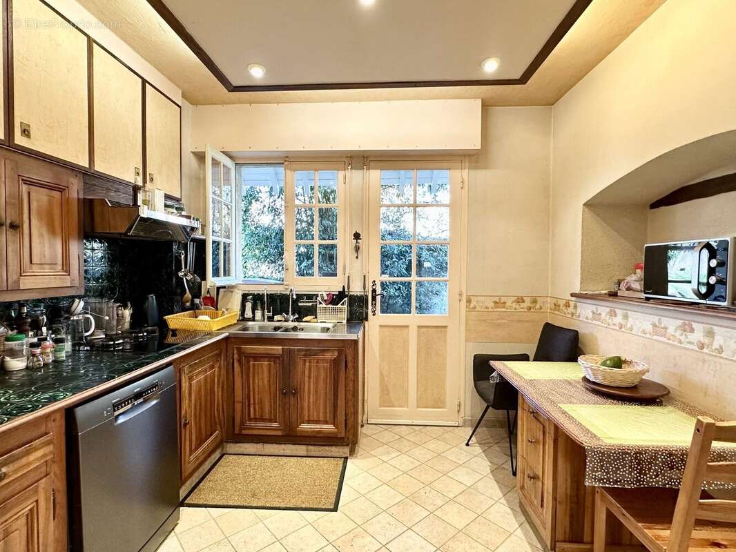 Maison à SAVIGNY-LE-TEMPLE