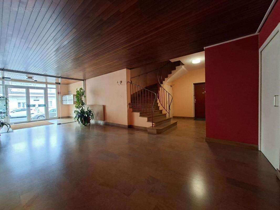 Appartement Montceau Les Mines 5 pièce(s) 108.5 m2 - photo 17