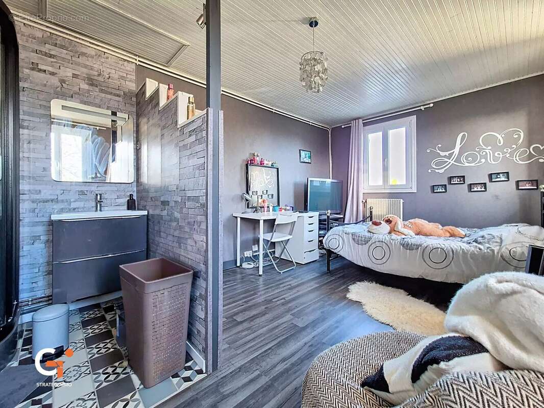 Maison à SAINT-OUEN-DE-THOUBERVILLE