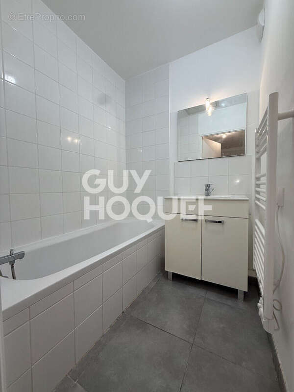 A vendre à PEZILLA LA RIVIERE (66370)  Maison F5 de 90 m² avec jardin et garage. - photo 15