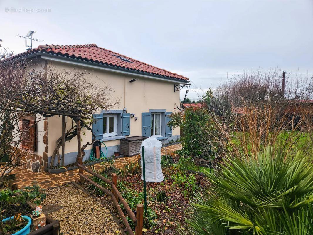 Maison à ORADOUR-FANAIS
