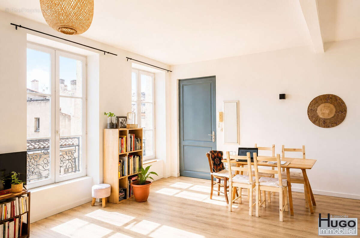 Bordeaux- proche du lycee montaigne et de la victoire- appartement t3 lumineux vendu libre ! - photo 3