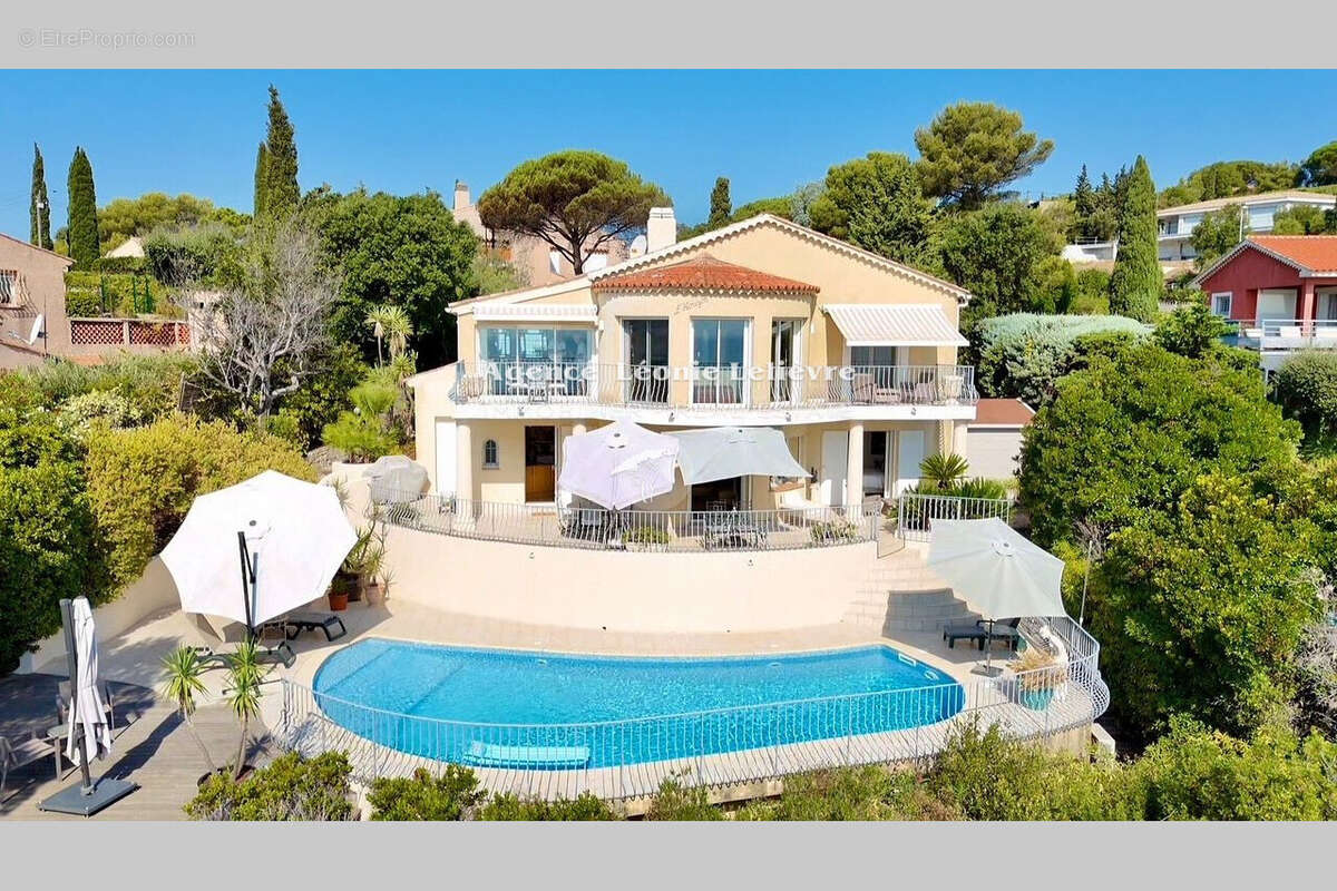 Maison à LES ISSAMBRES