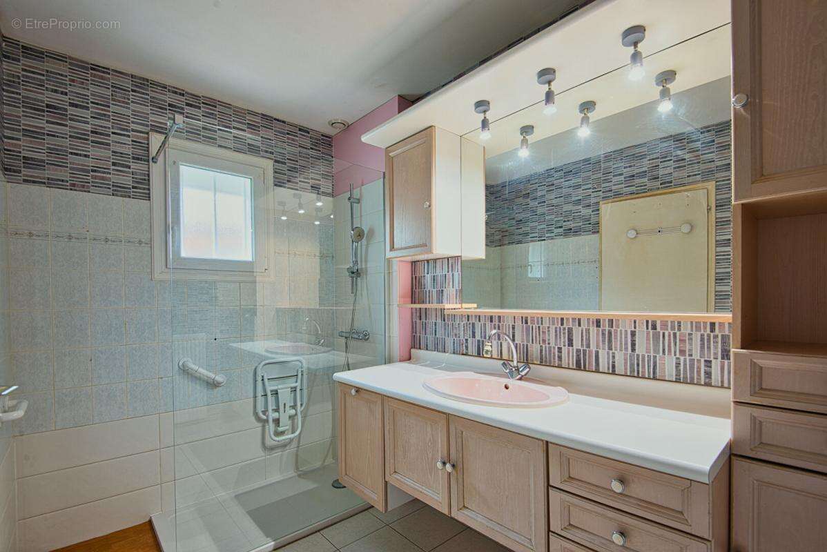 Maison Bouguenais 4 pièces 109 m2 - photo 13