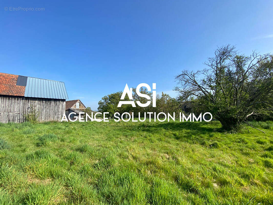 Maison à SAINT-ROCH-SUR-EGRENNE