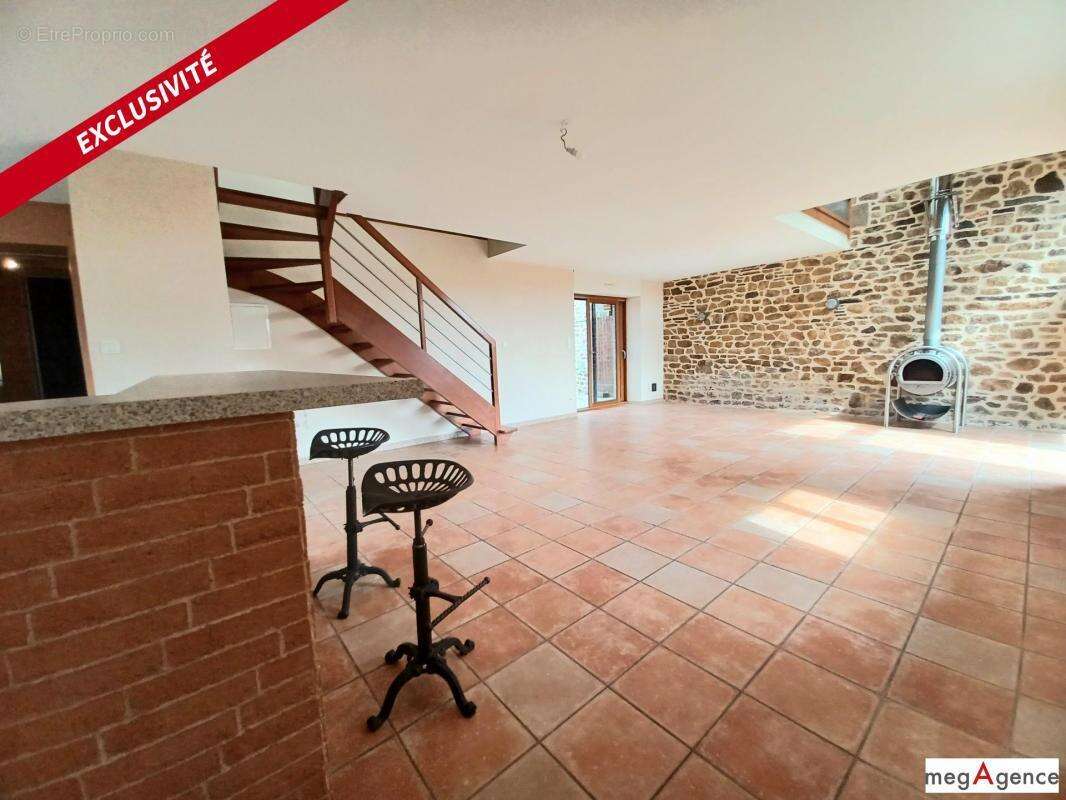 Maison à SAINT-BRICE-EN-COGLES