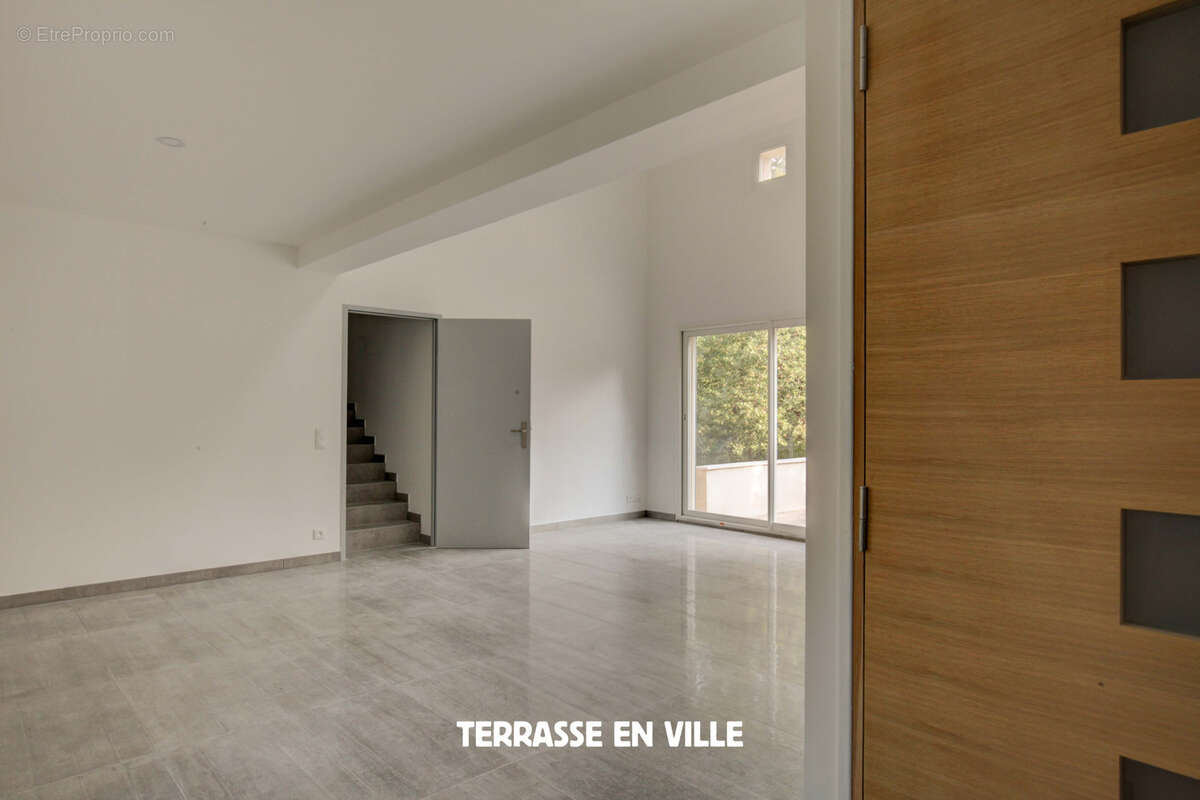 Maison à MEYRARGUES