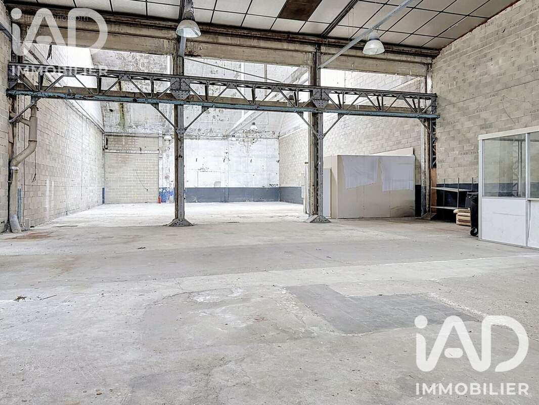 Commerce 575 m² à Pommeuse  - photo 2