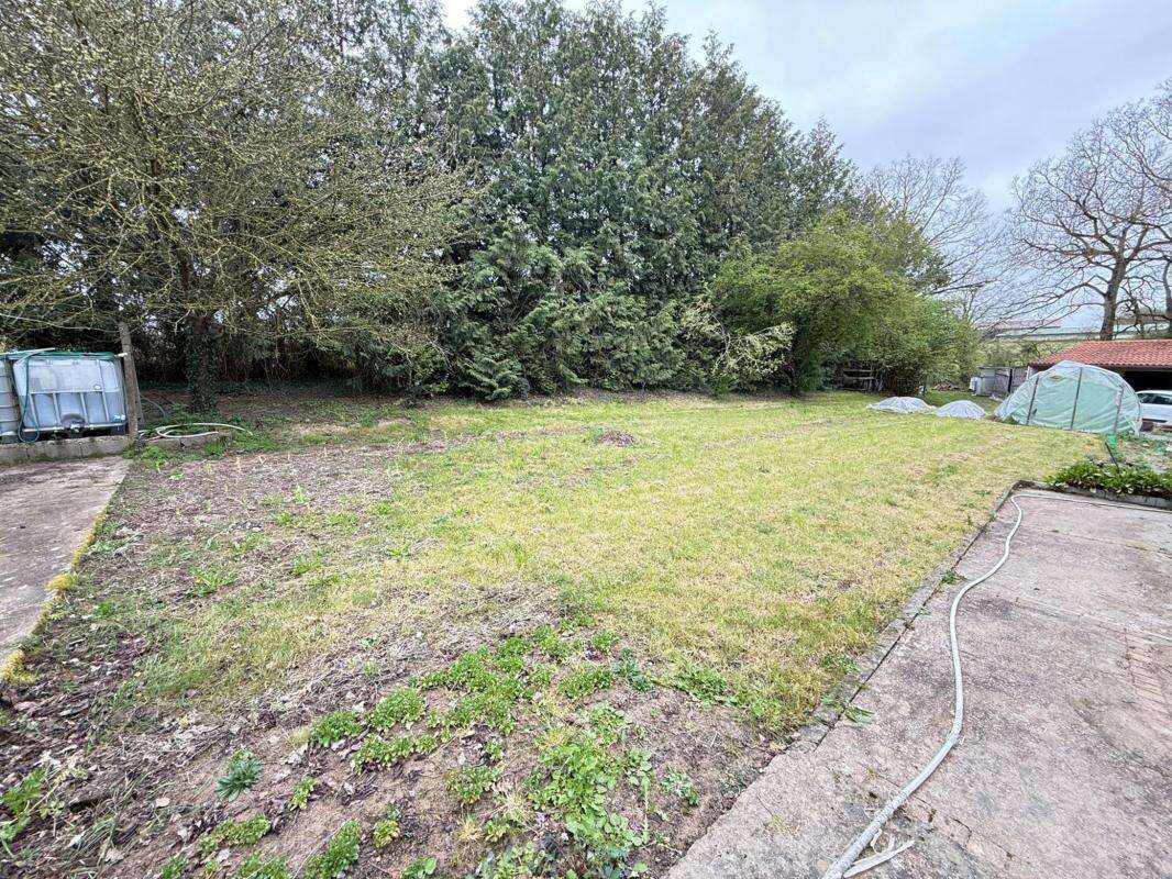 Maison à LES LANDES-GENUSSON