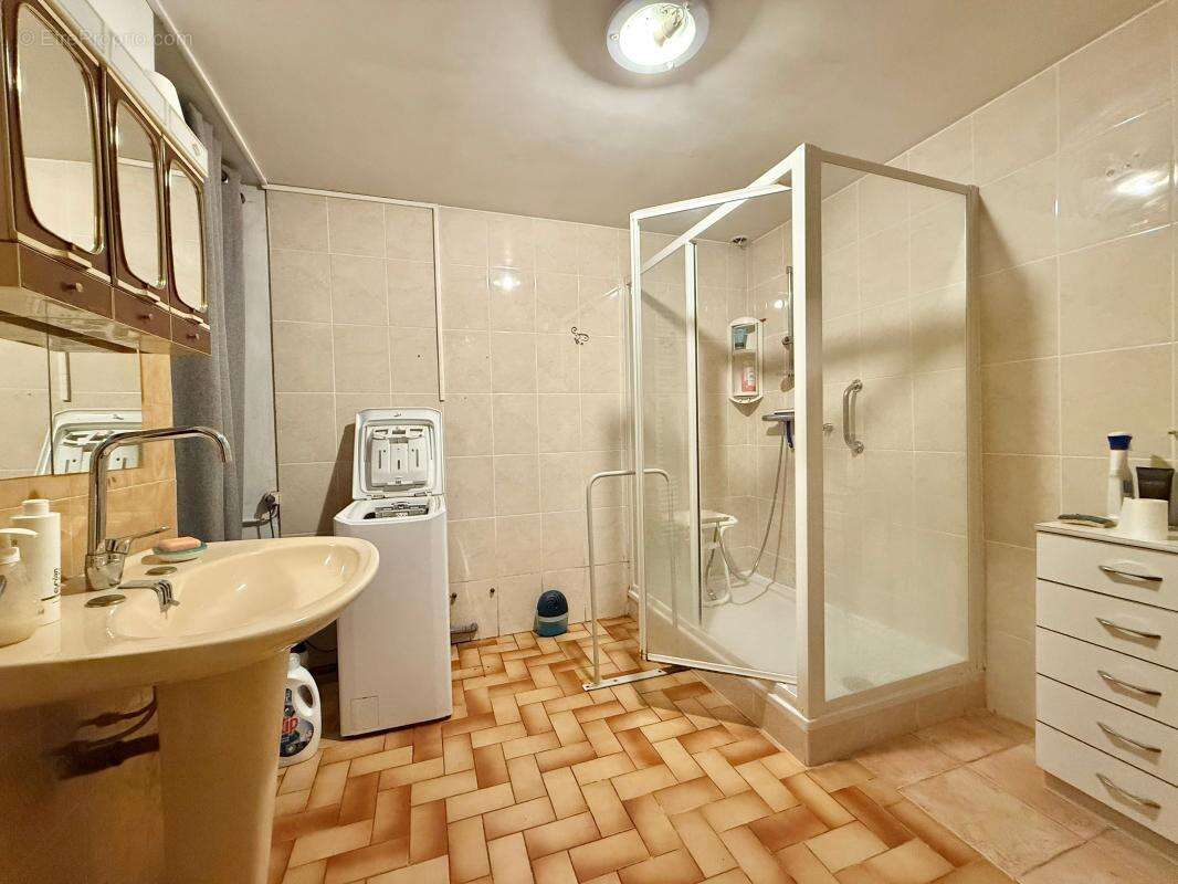 Maison avec grange et terrain constructible - photo 10