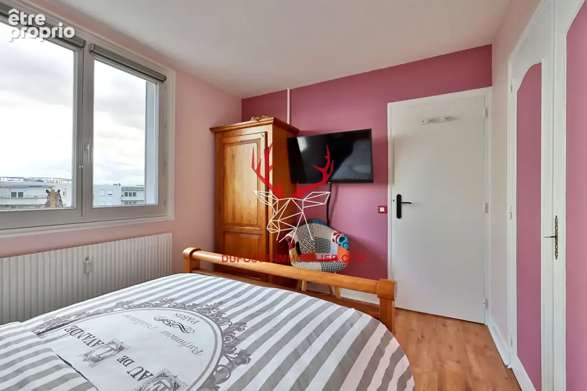 BRON : EXCLUSIVITÉ : Appartement T4 76 m² dernier étage avec balcon, - photo 3