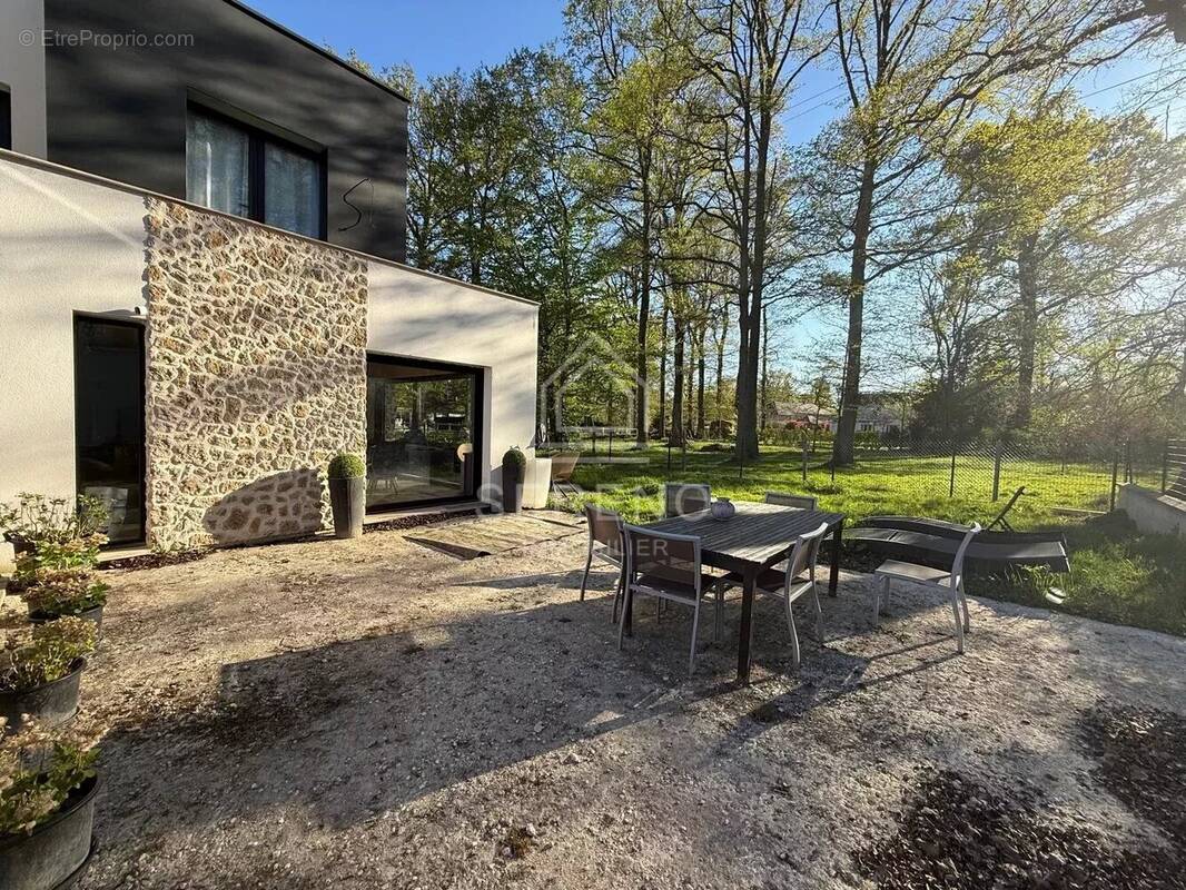 Appartement à POMPONNE