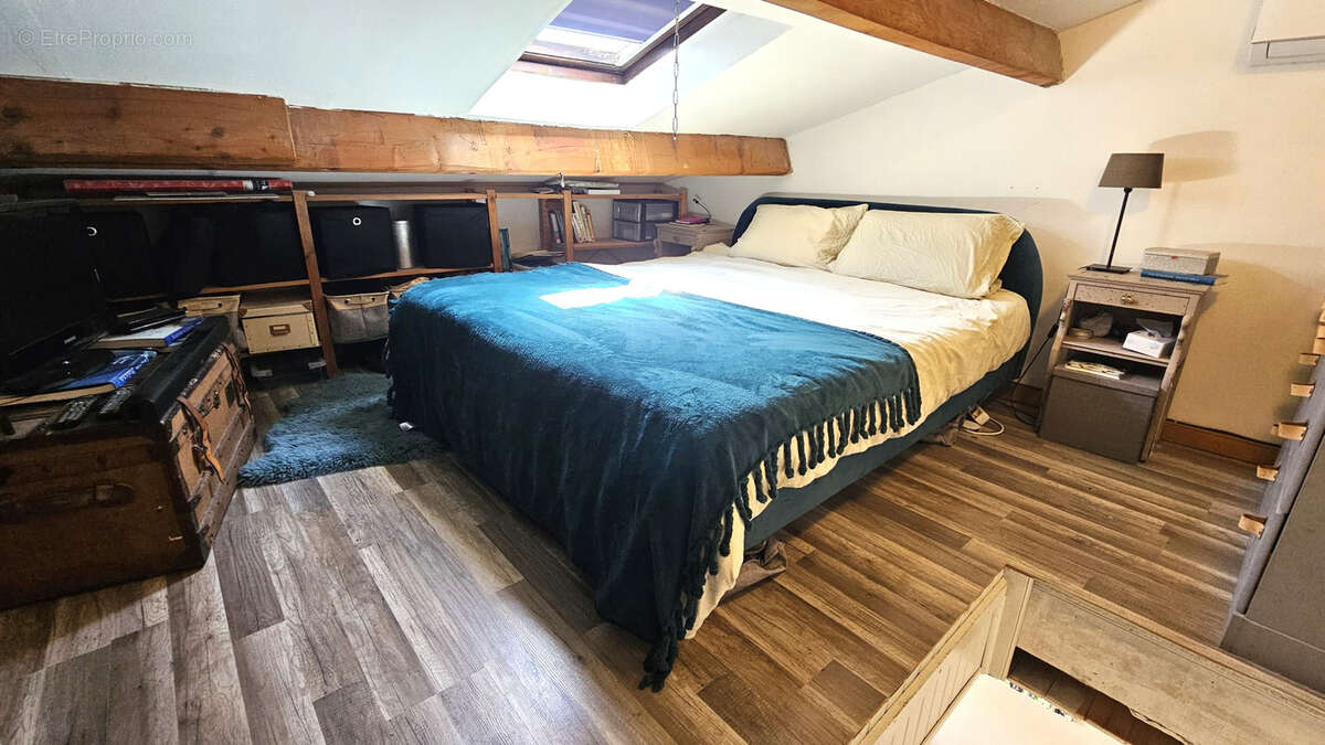 Appartement à BAGNOLS-EN-FORET