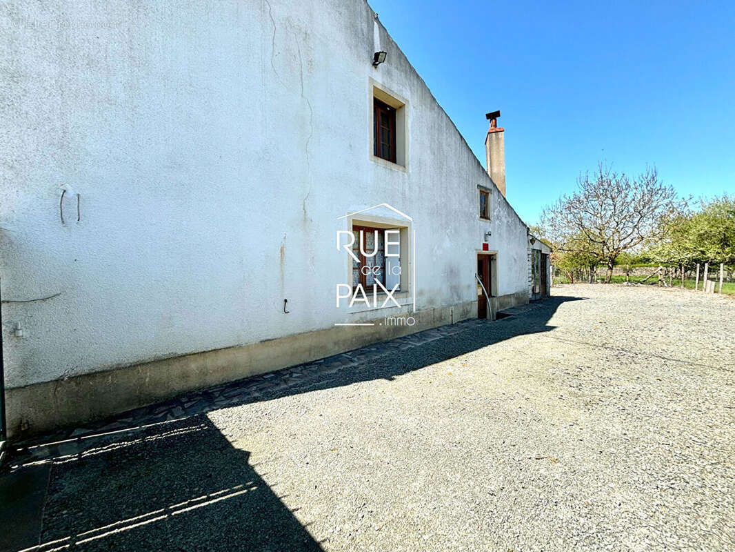 Maison à SAINT-GERMAIN-DE-LONGUE-CHAUME